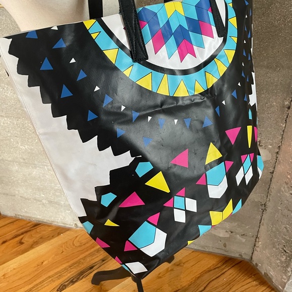 Vibrant print tote bag - Picture 1 of 8